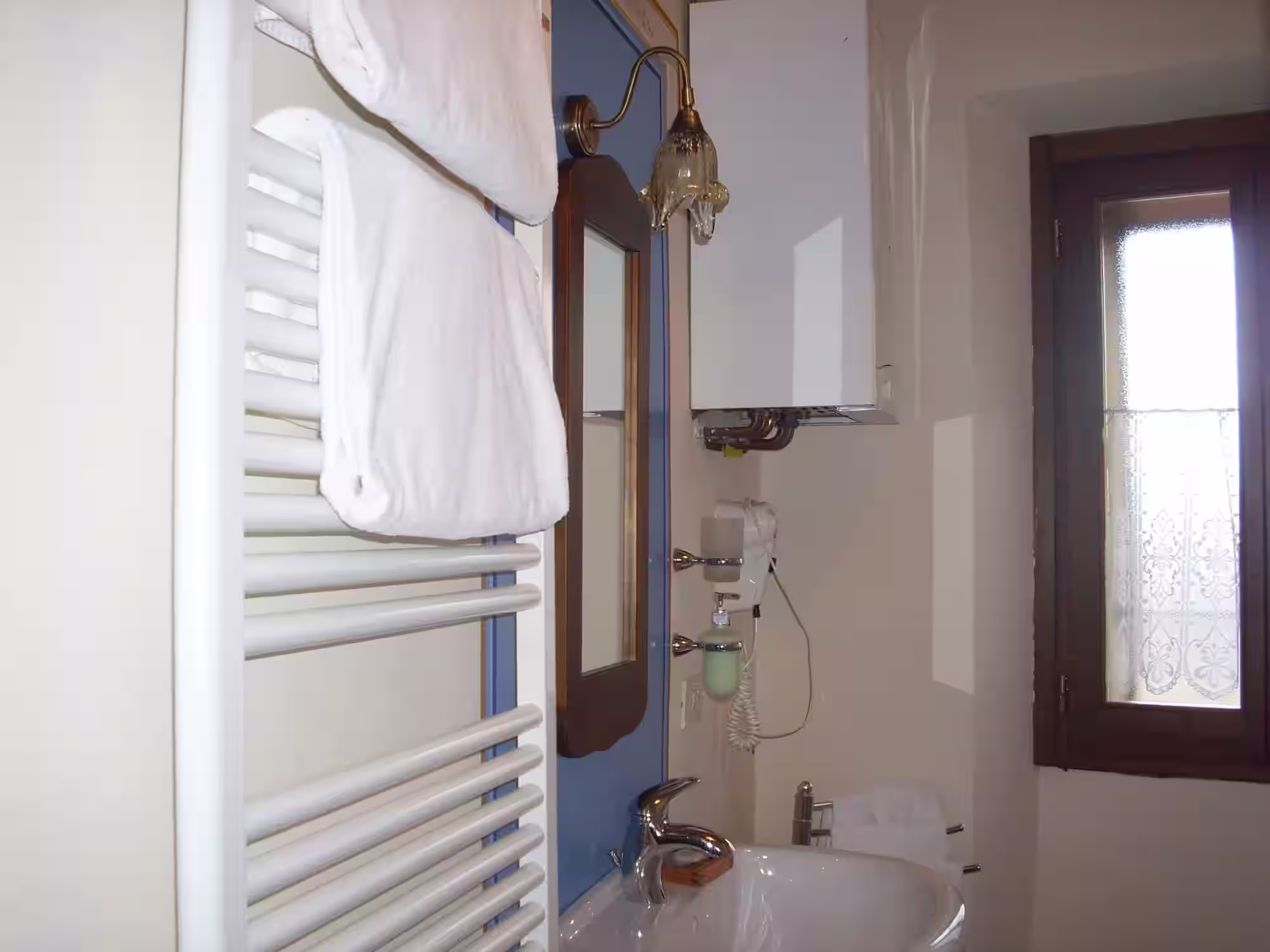 Palazzetto Leonardi - Bed & Breakfast a San Polo dei Cavalieri - Ospitalità, cultura e storia - Camera doppia Palazzetto Leonardi - Bed & Breakfast a San Polo dei Cavalieri - Ospitalità, cultura e storia - Camera doppia