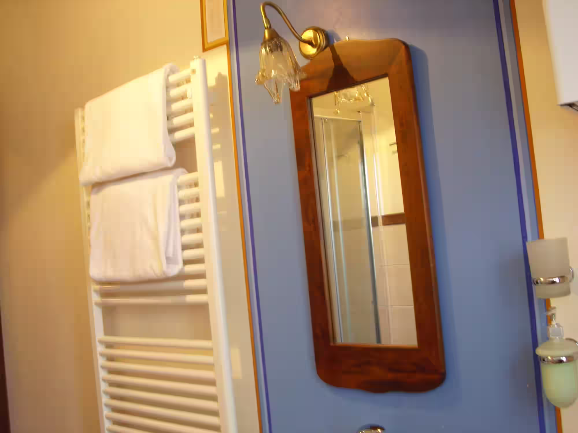 Palazzetto Leonardi - Bed & Breakfast a San Polo dei Cavalieri - Ospitalità, cultura e storia - Camera doppia Palazzetto Leonardi - Bed & Breakfast a San Polo dei Cavalieri - Ospitalità, cultura e storia - Camera doppia