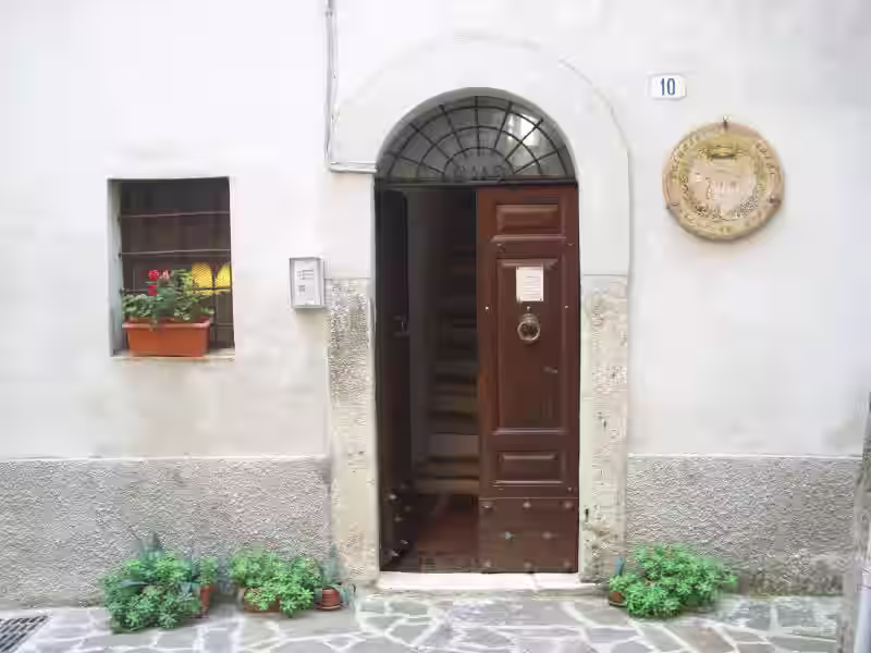 Il portone di Palazzetto Leonardi